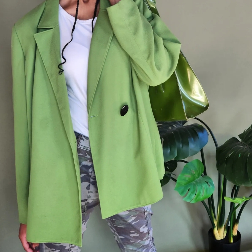 Long Lapeled SUMMER Blazer